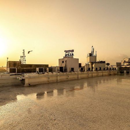 Hotel Sheetal Plaza Surat Exterior foto
